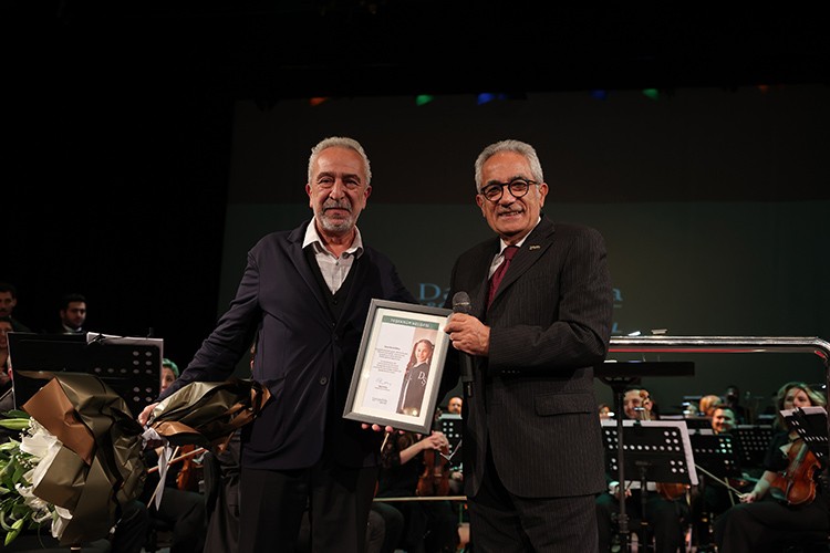 Kantatla Yankılanan Tarih: Darüşşafaka'nın 160. Yılı