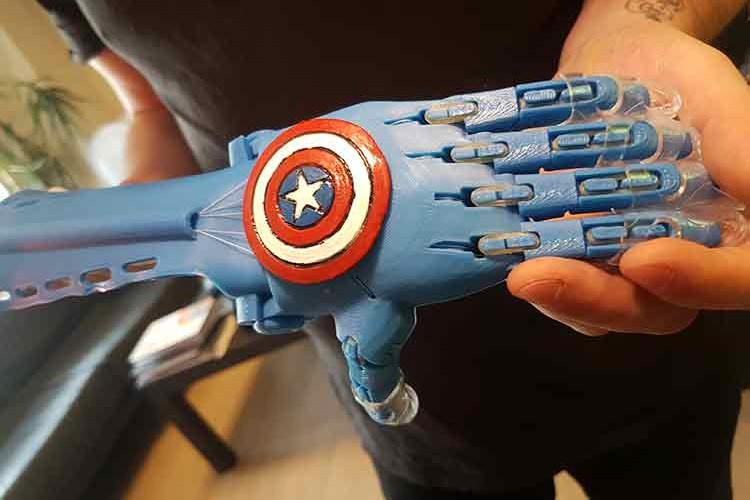 Uzuv kaybı yaşayan çocuklar için el ele verdiler