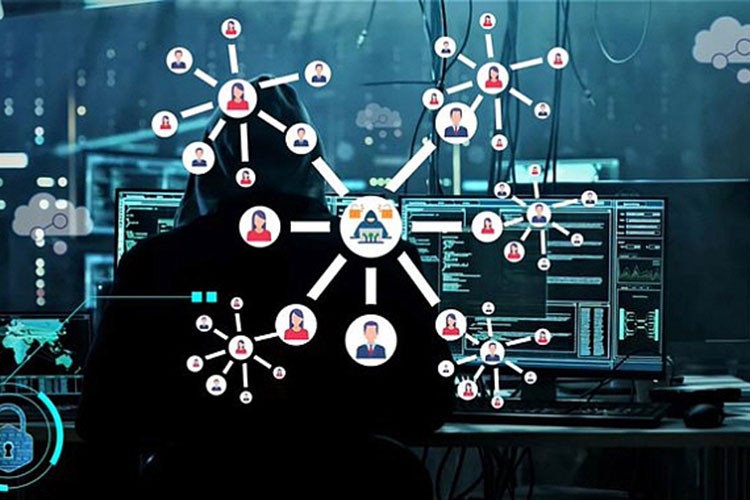 Bot hesaplar kişisel verileri depoluyor