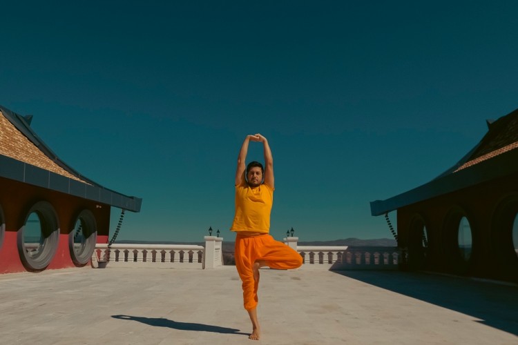 ÇETİN ÇETİNTAŞ'IN KALEMİNDEN "YOGA'NIN TÜRKİYE'DEKİ GELİŞİMİ"