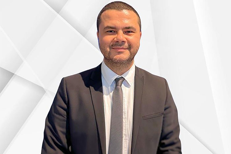 35 yıllık sektörel deneyimini KOBİ'lerin hizmetine sunuyor