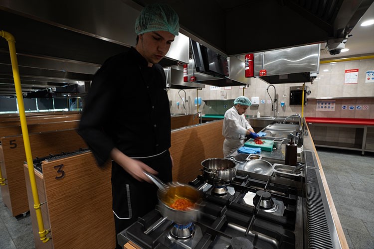 Afet dönemlerinde tüketilebilecek raf ömrü uzun yemek projesi