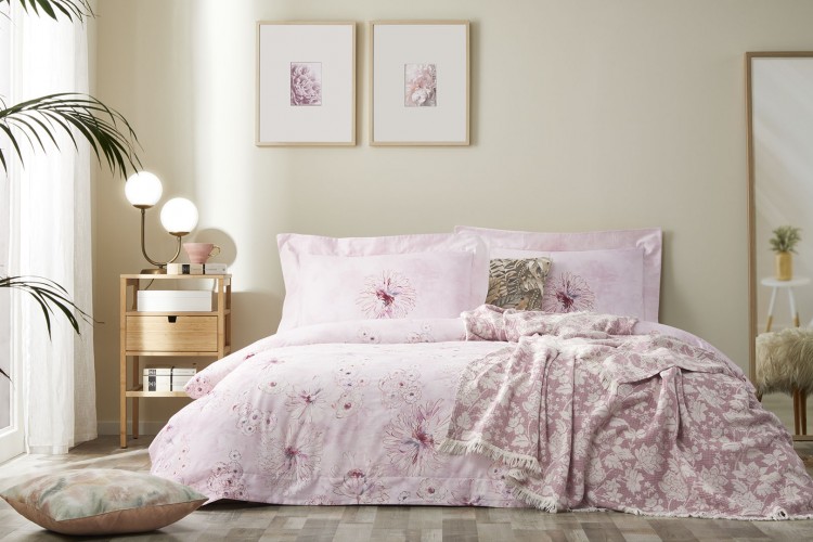 SEVGİLİLER GÜNÜ'NDE ROMANTİK HEDİYELERLE KALPLERİ ISITIN