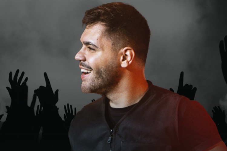 Emircan İğrek İstanbul'un En Büyük Sahnesi YBY Woods'ta