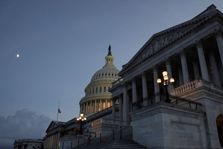 "Enflasyonu Düşürme Yasası" Senato'dan geçti