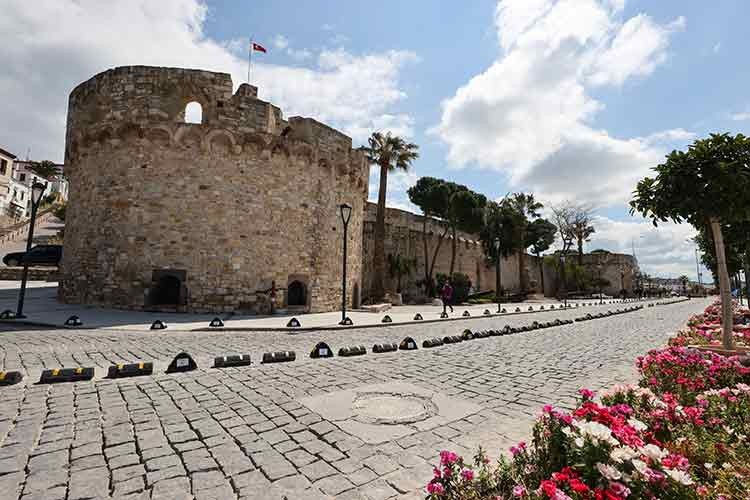 Çeşme'de turizmcinin "çifte bayram" hazırlığı