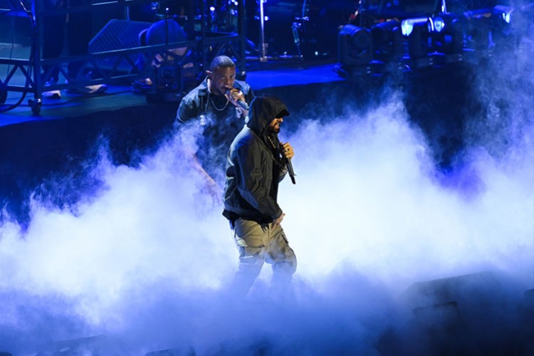 Eminem'den boks şampiyonasında konser