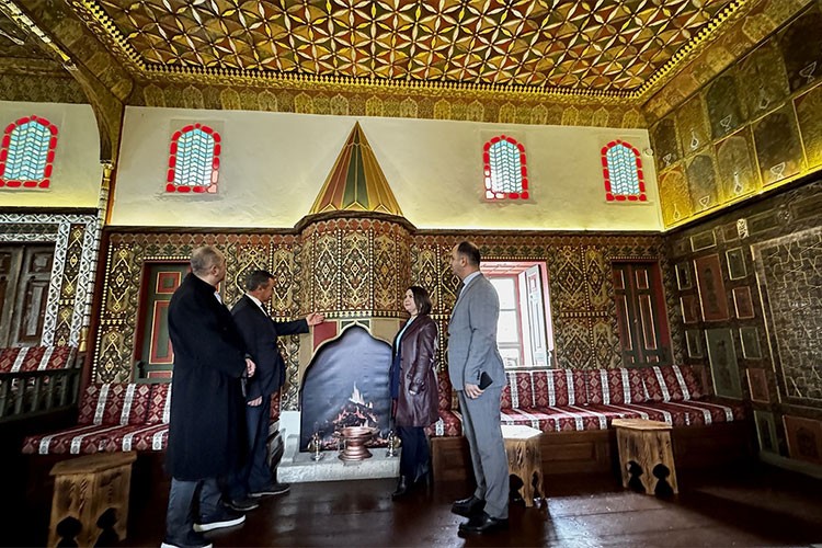 Tarihi konaklar ziyaretçilerini geçmişte yolculuğa çıkarıyor