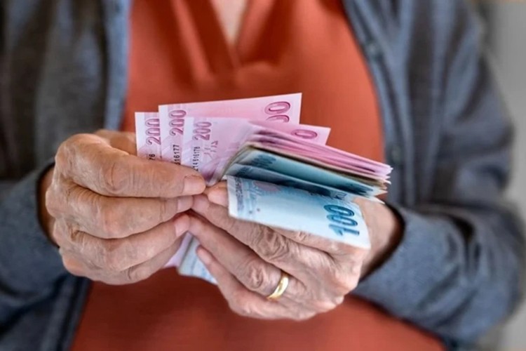 Emekli maaşları ve ikramiyeler ne zaman yatırılacak?