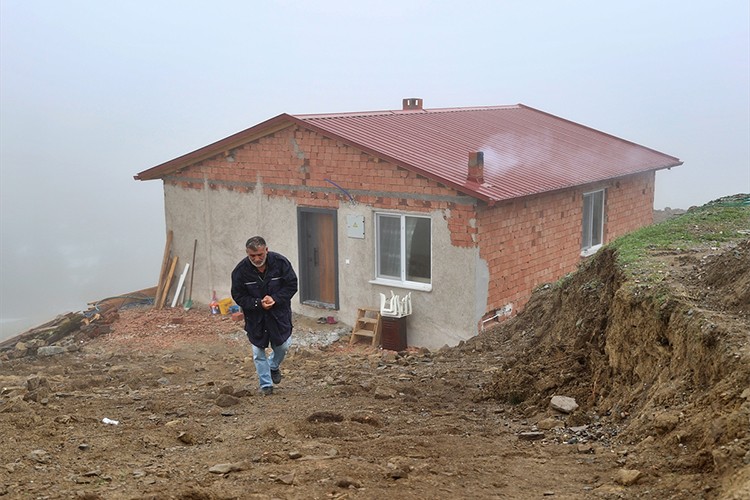 Alaçam Belediyesi barınma ihtiyacı bulunan aileler için yuva kuruyor