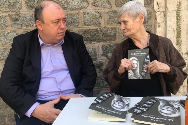 Efsane oyuncuyu ağlatan kitap