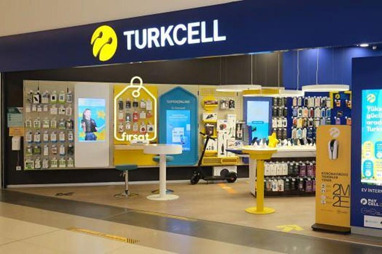 Turkcell mağazaları ve Pasaj'da yeni yıl heyecanı sürüyor
