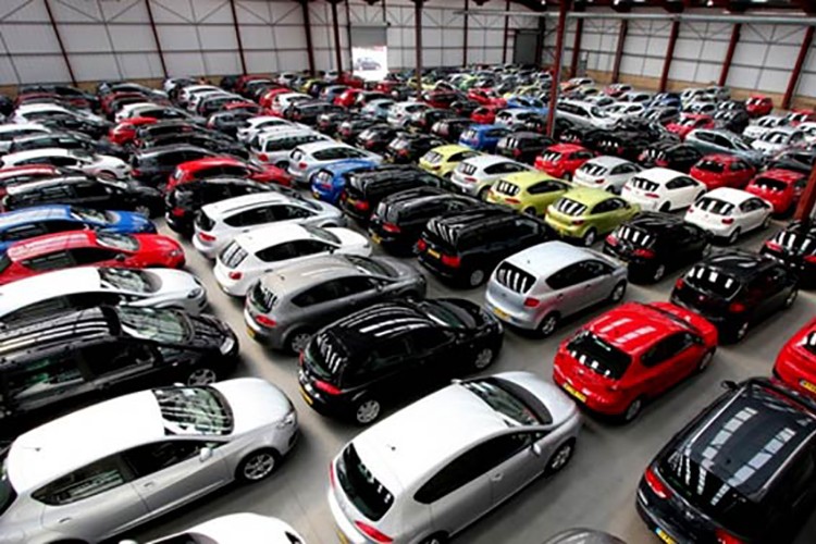 Otomotiv gaza bastı