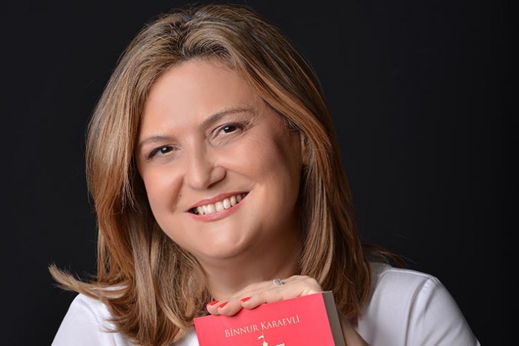 Binnur Karaevli'nin ilk romanı Miras raflarda yerini aldı