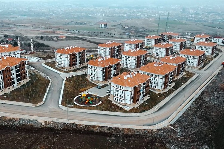 TOKİ'den 1779 sosyal konut teslimi