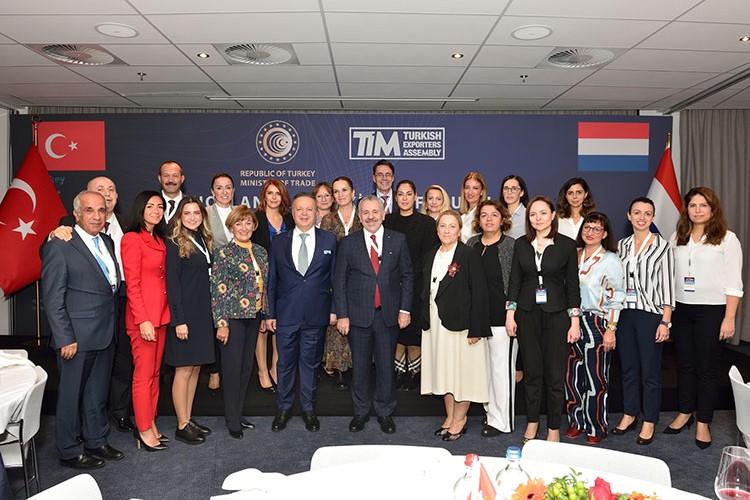 Kadınların Hollanda çıkarması