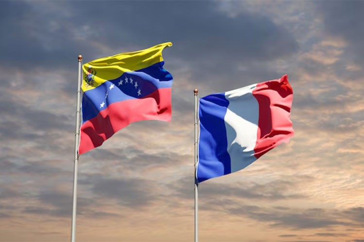 Fransa'dan Venezuela'ya diplomatik sınırlama