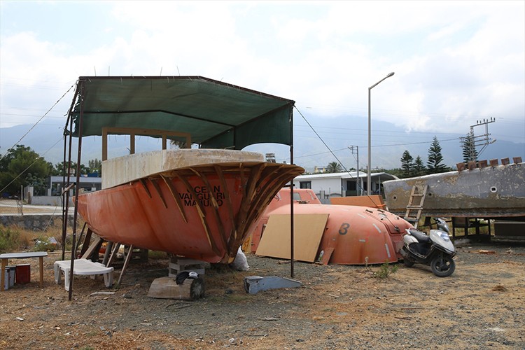 Kullanılmayan gemi parçalarını motoryatlara dönüştürüyor
