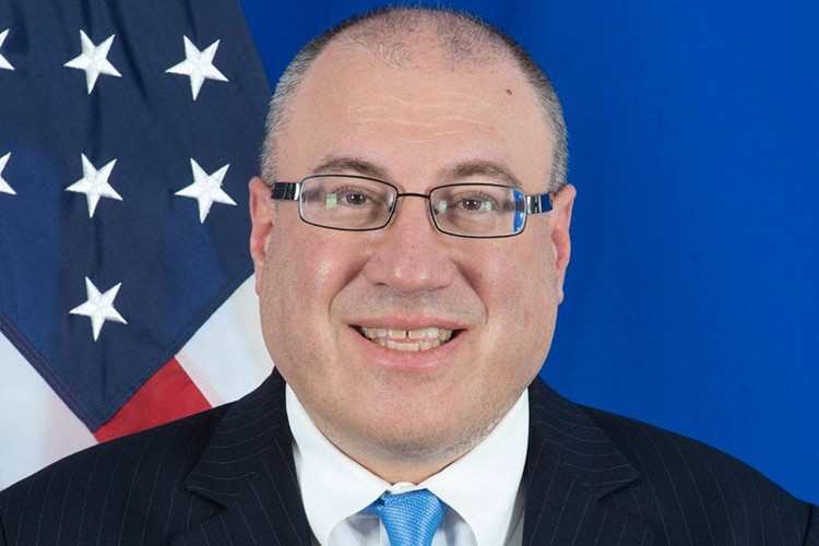 ABD askerleri Suriye'den çekilmeyecek