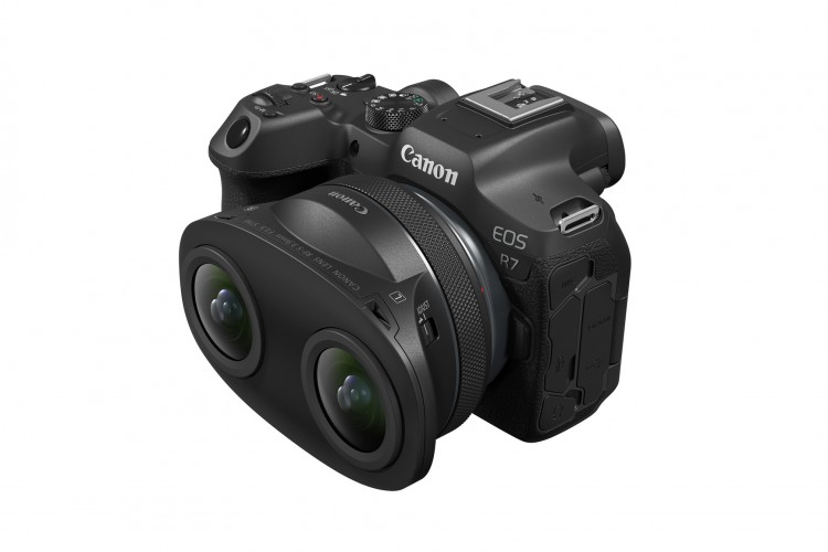 Canon, en yeni EOS VR Sistemi lensi RF-S 3.9mm F3.5 STM DUAL FISHEYE ile çekim deneyimini çeşitlendiriyor