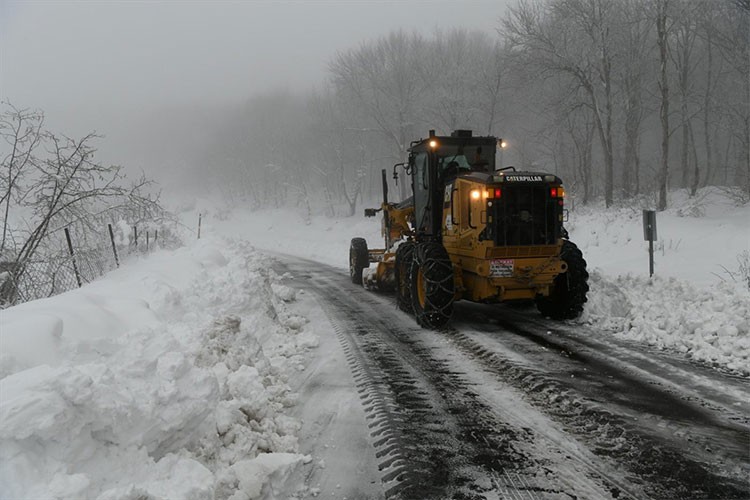 Çanakkale'de karla mücadele çalışmaları sürüyor
