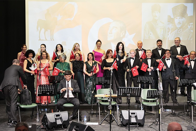 Müziğin iyileştirici gücü doktorların sesinde hayat buldu