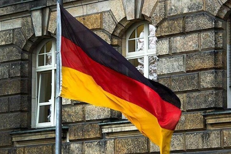 Sınır kontrolünü 15 Mayıs'a uzattı