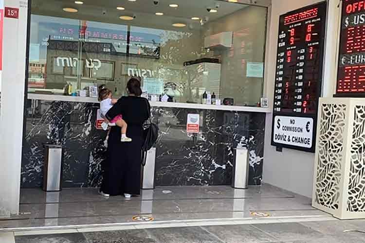 Dolar 19.84'ten başladı