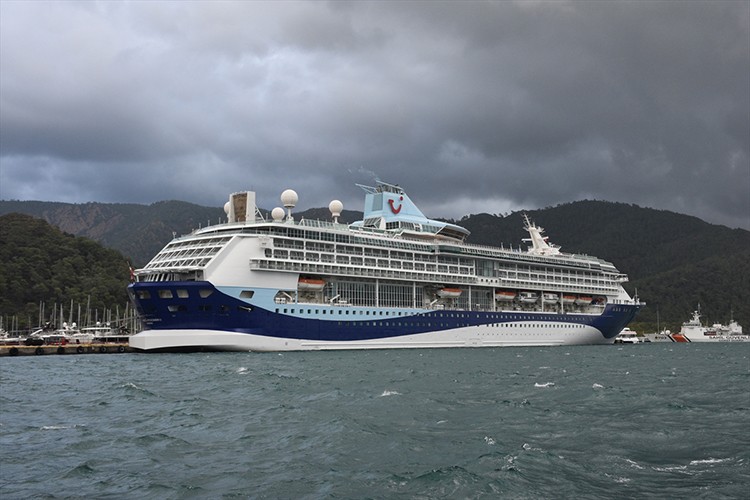 "Marella Discovery 2" kurvaziyeriyle Marmaris'e 1840 turist geldi