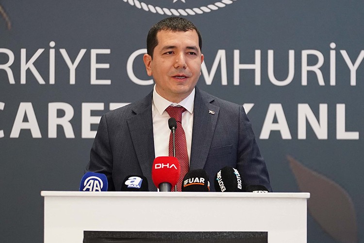 Ayakkabıda bir aylık cari açık 120 milyon dolara ulaştı