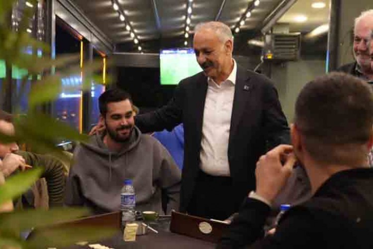 Karakaya gençlerle buluştu