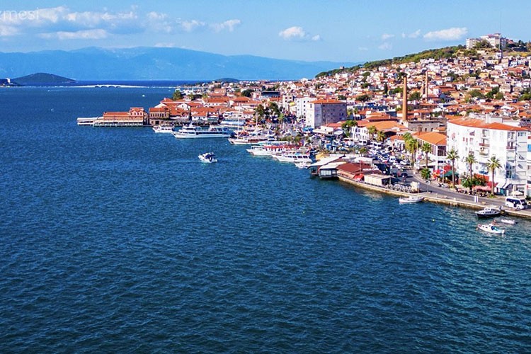 Yoğun talep üzerine Ayvalık'tan Midilli'ye feribot seferleri başladı