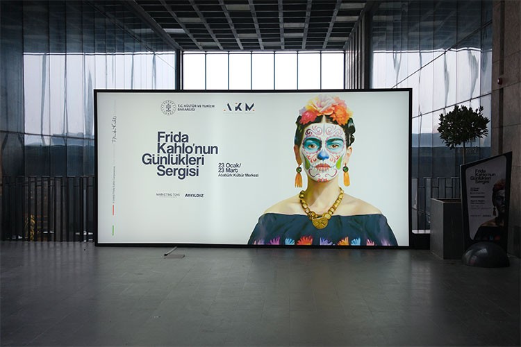 Sevgililer Günü'ne sergi önerisi