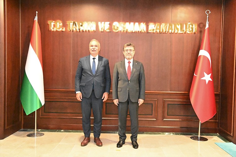 Yumaklı, Macar mevkidaşı ile bir araya geldi