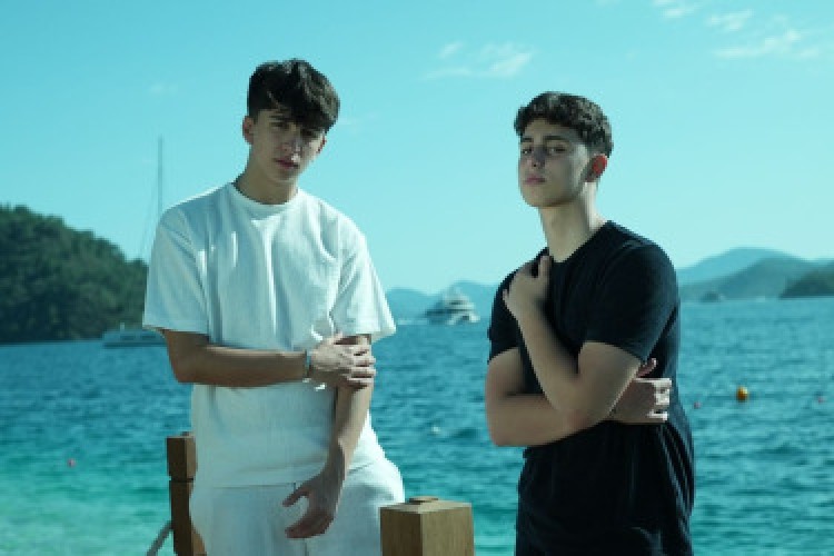 Yaman Sandal babasının izinde!