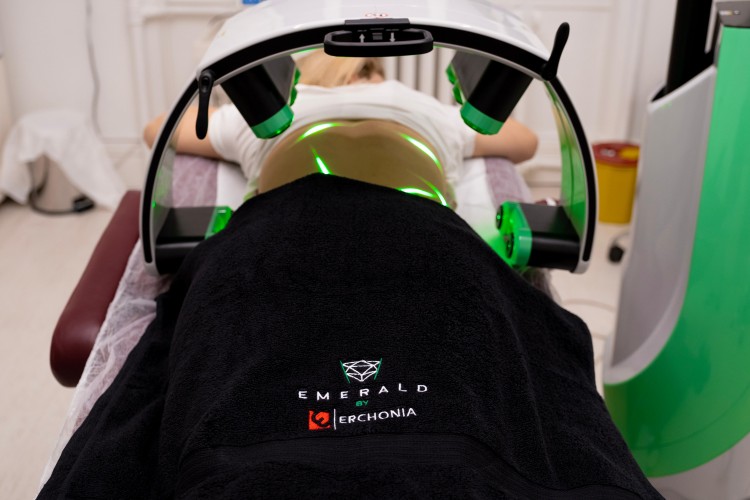 YEŞİL IŞIKTAN GELEN SAĞLIK: EMERALD LAZER