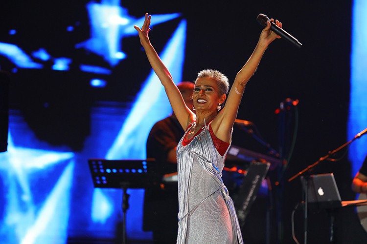 Yıldız Tilbe konseri ile kapılarını açtı