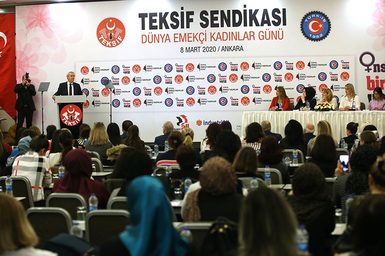 Kadın işçiler birarada