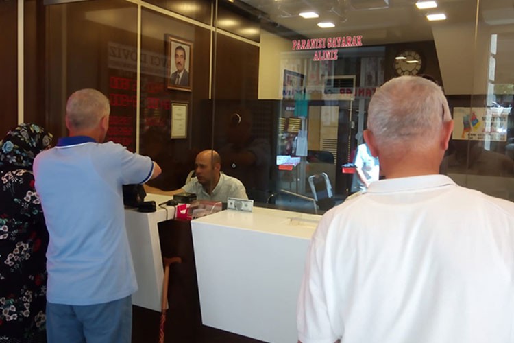 Dolar/TL 38,11 seviyesinden işlem görüyor