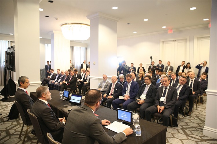 Amerikalı yatırımcılarla biraraya geldi