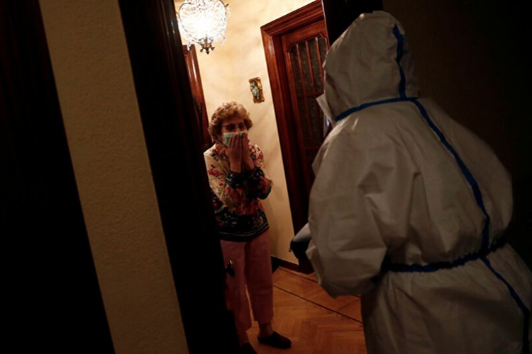 Ailelere 1015 Euro yardım