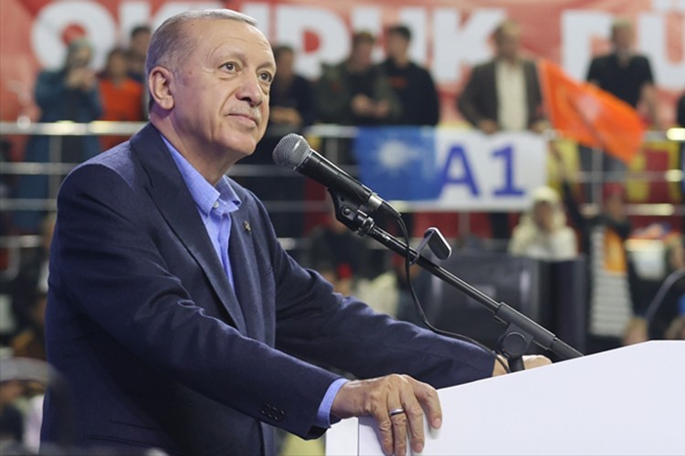 "Kimin ülkemizi eserleriyle şenlendirdiğini göreceğiz"