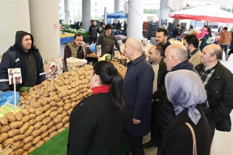 BAŞKAN ADAYI BÜYÜKGÖZ MEVLANA PAZARINI TURLADI