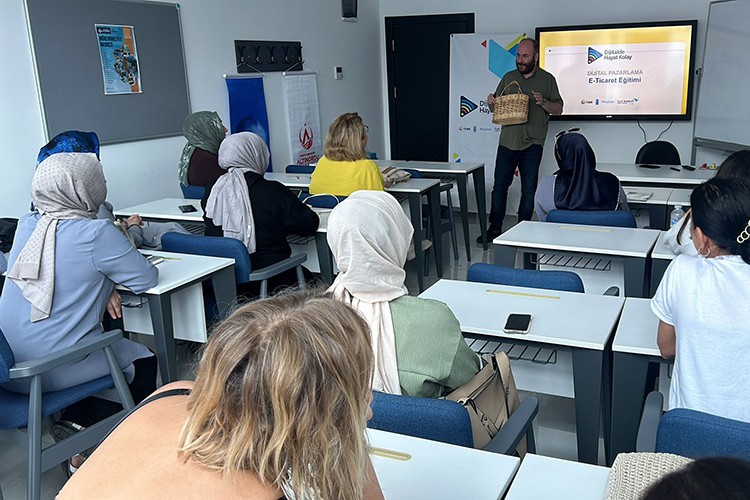 Girişimci kadınlara hibe desteği