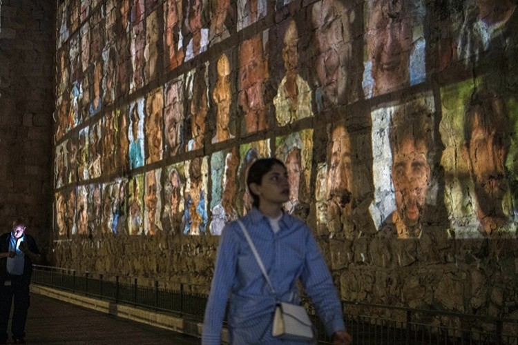 Rehine ölümleri Hamas'ı zorluyor