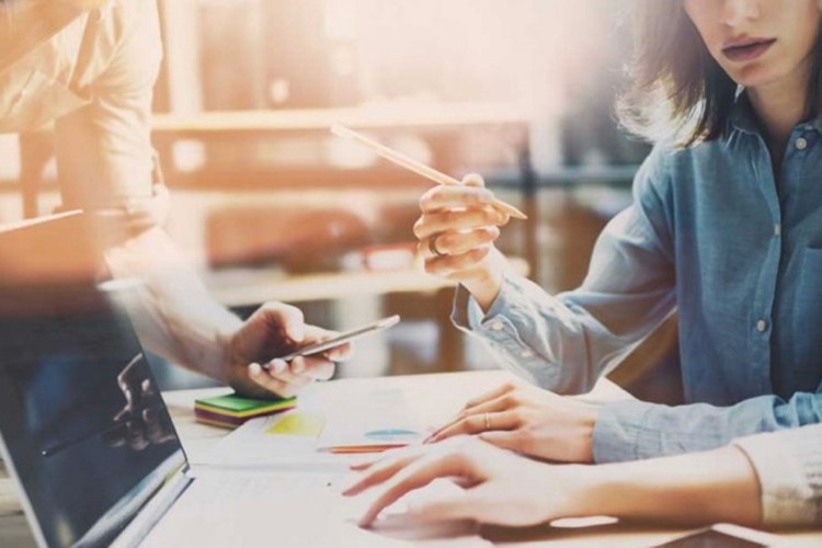 Girişimci kadınlara mentorluk desteği