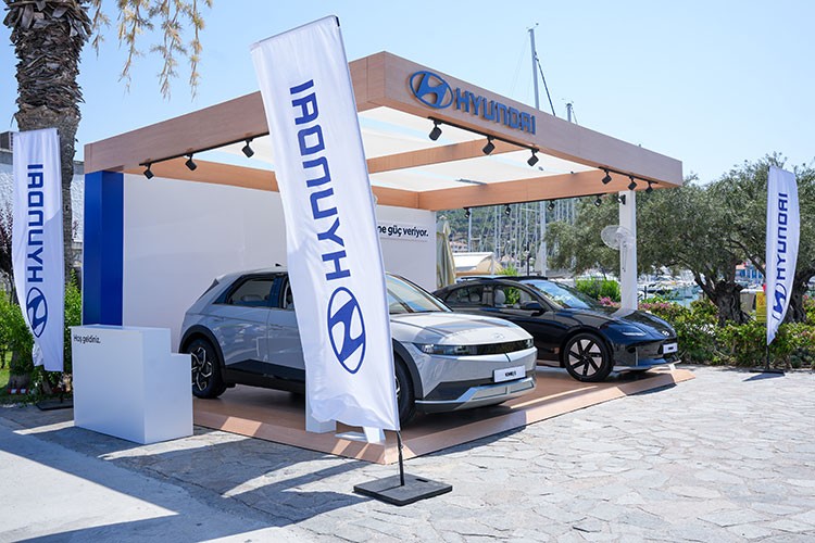 Hyundai, yazın enerjisini Ege sahillerine taşıyor