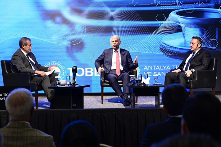 Antalya'da sağlık turizmi masaya yatırıldı