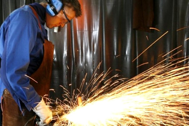 Sanayi üretimi %3.7 azaldı