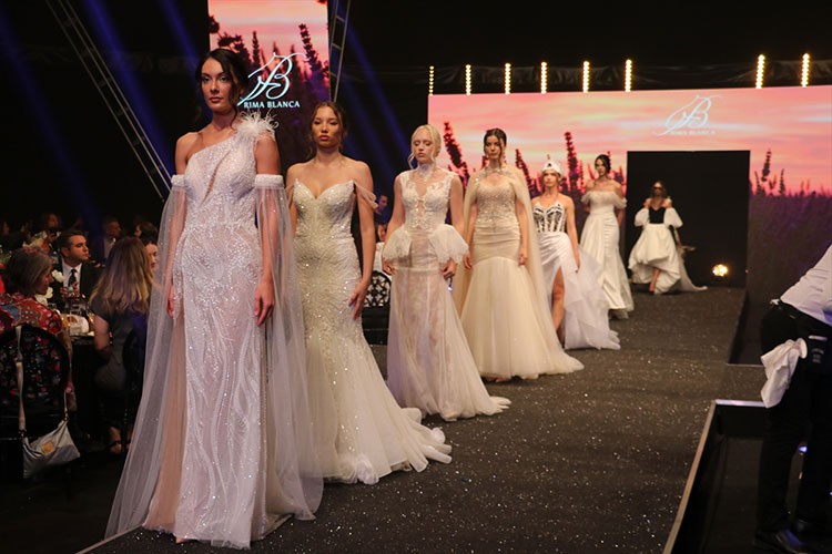 Bulgaristan'da Türkiye'nin katkısıyla defile düzenlendi